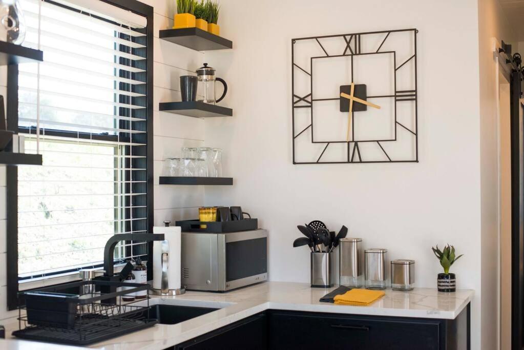 The Zephyr Modern Luxe Container Home Bellmead Bagian luar foto