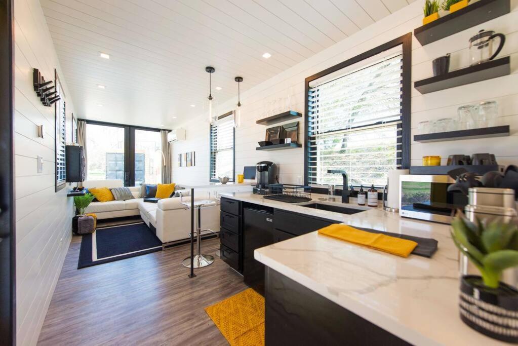 The Zephyr Modern Luxe Container Home Bellmead Bagian luar foto
